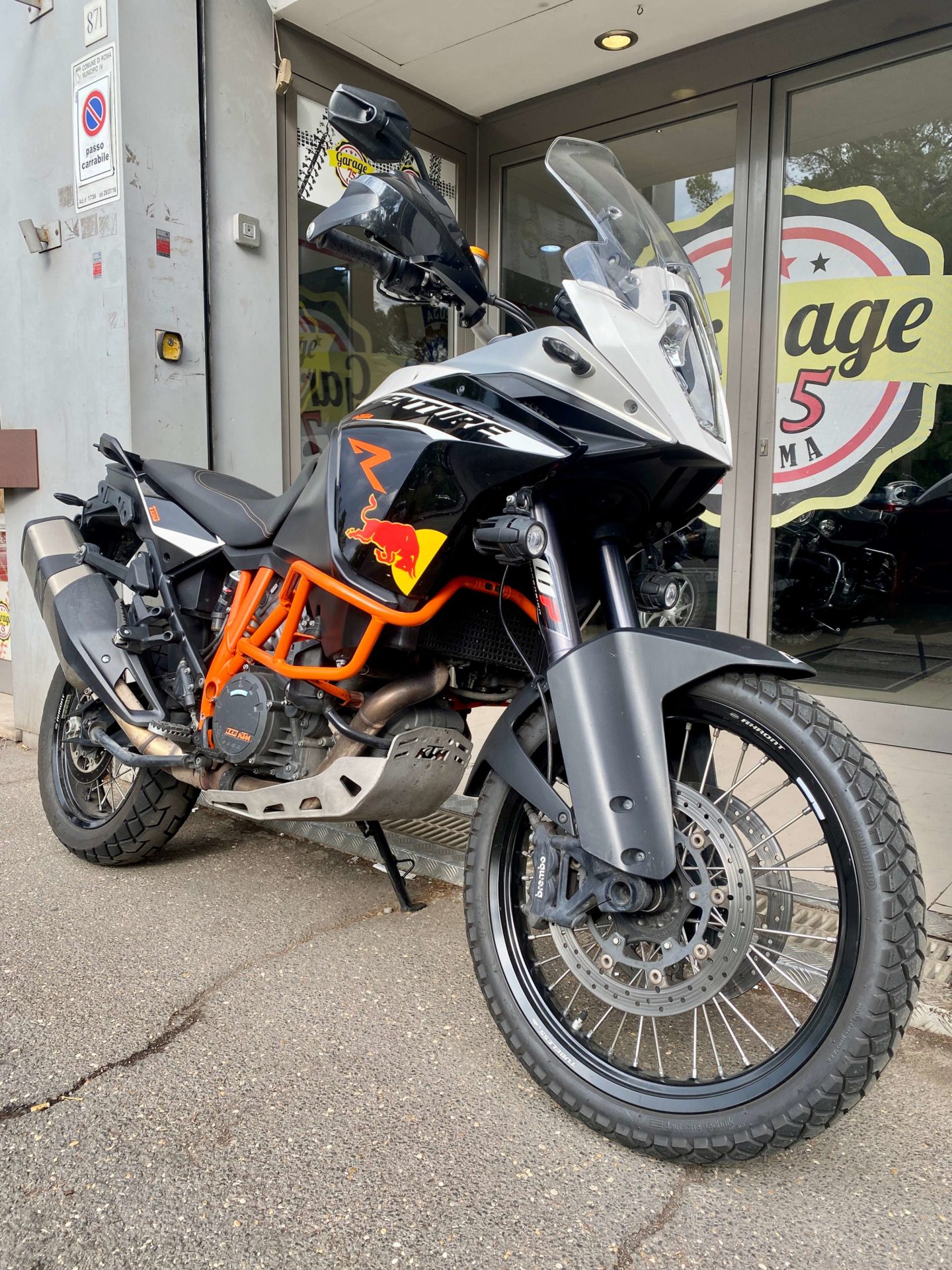 moto garage